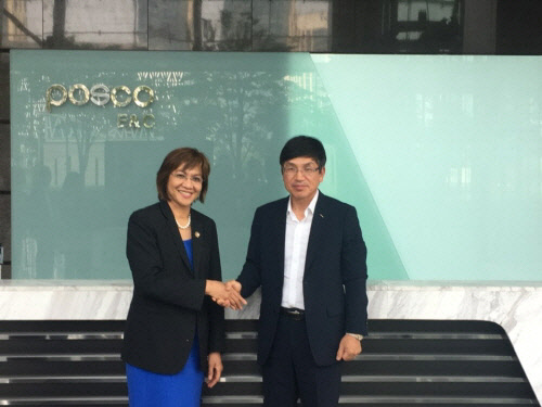 포스코를 방문한 Nora Terrado 필리핀 상공부 차관(좌측) 출처:포스코건설